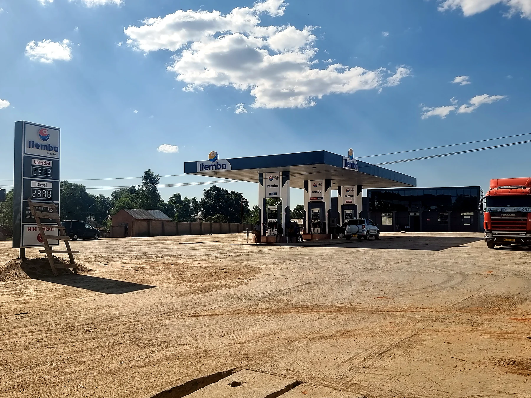 ITEMBA-MPEMBA filling station forecourt and canopy