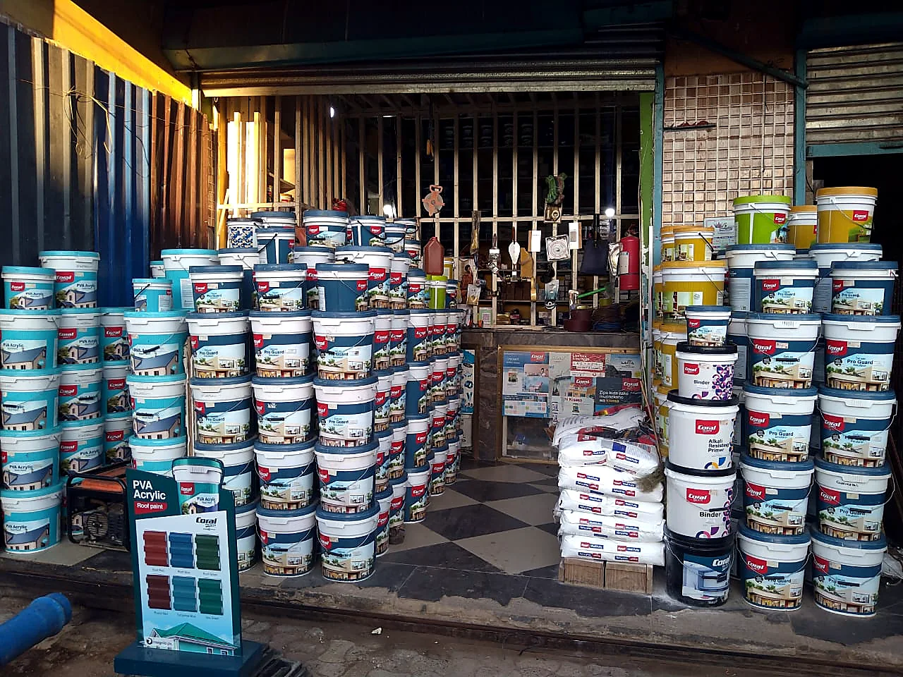 ITEMBA-HARDWARE construction supply stock